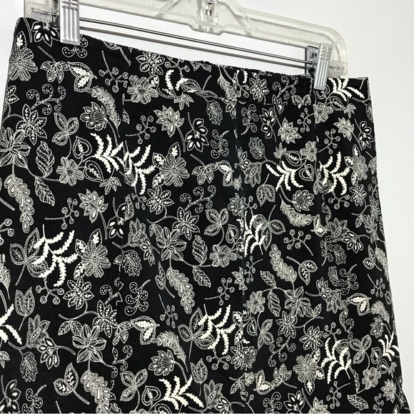 2 for $20 mac & jac. A-line skirt. Black and White Floral - Picture 3 of 11